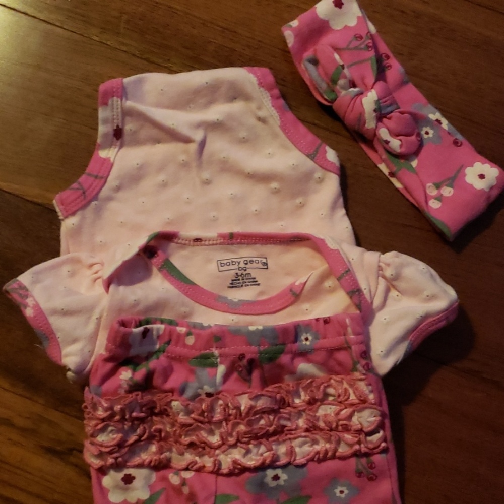 3 PC Outfit. - Picture 2 of 2